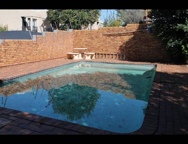 2 BEDROOM TOWNHOUSE FOR SALE IN BRUMA